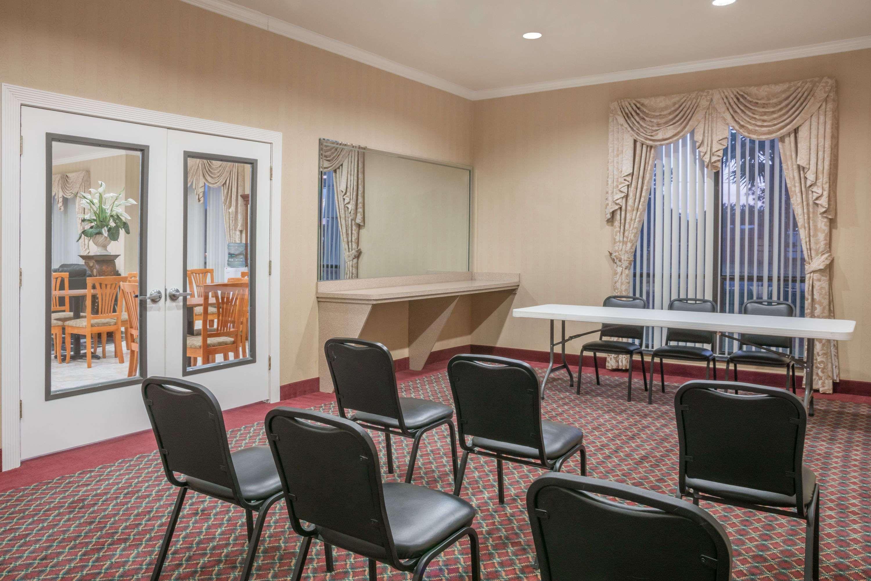 Super 8 By Wyndham Brookshire Tx Hotel Ngoại thất bức ảnh