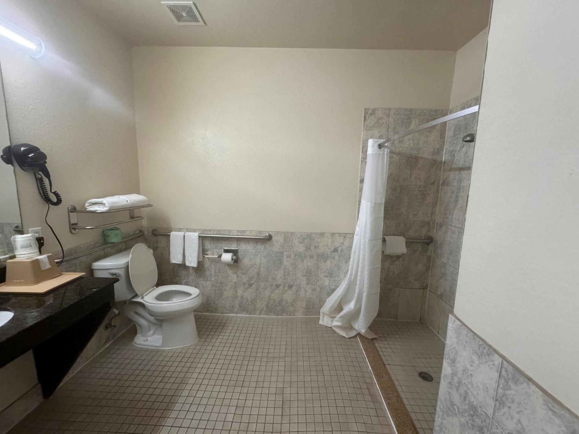 Super 8 By Wyndham Brookshire Tx Hotel Ngoại thất bức ảnh