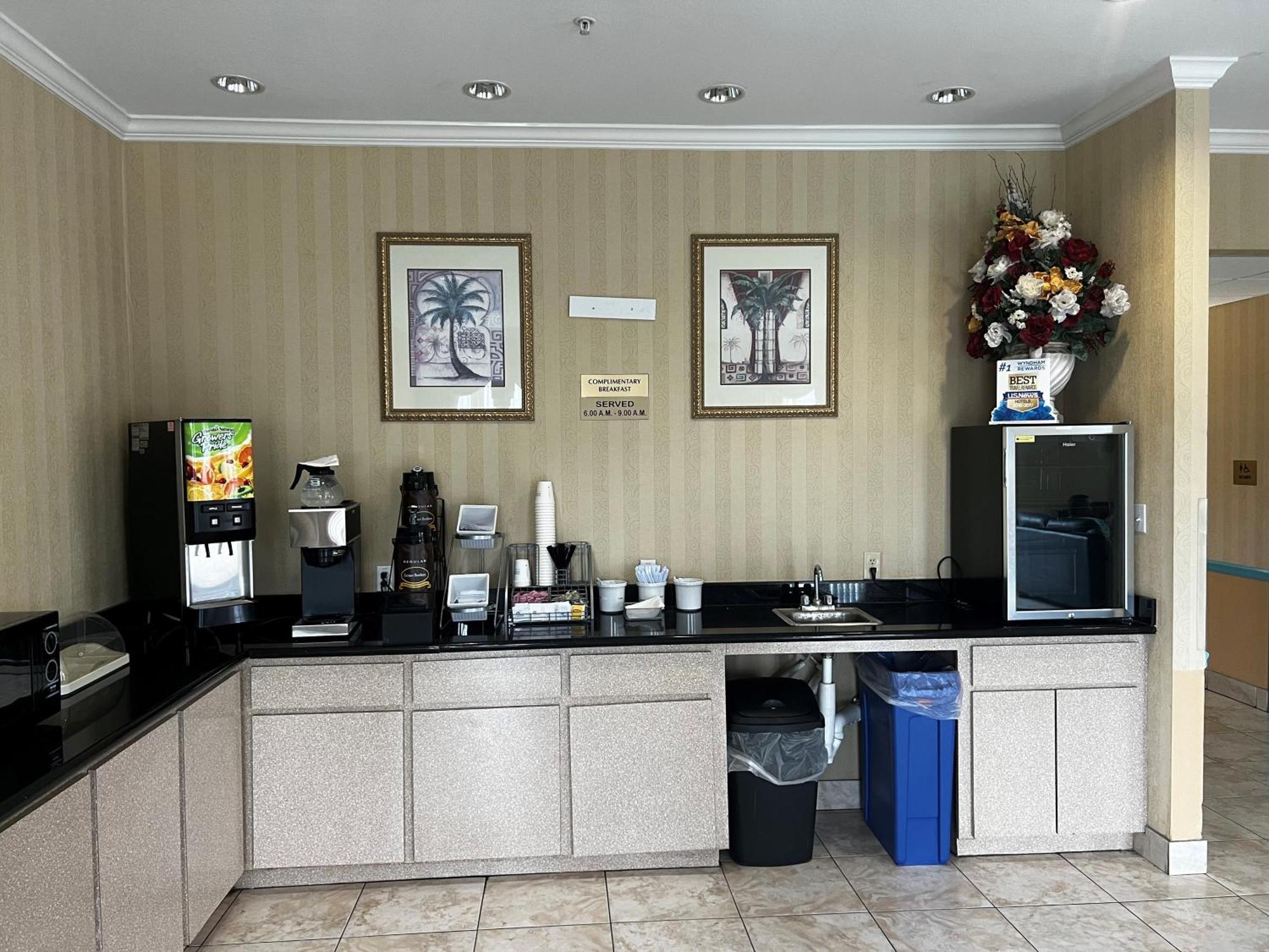 Super 8 By Wyndham Brookshire Tx Hotel Ngoại thất bức ảnh