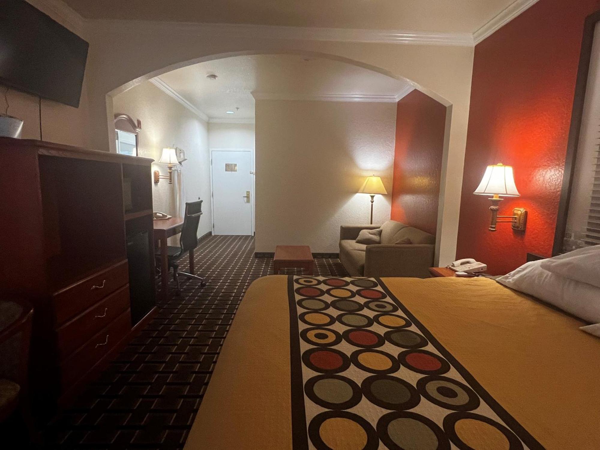 Super 8 By Wyndham Brookshire Tx Hotel Ngoại thất bức ảnh