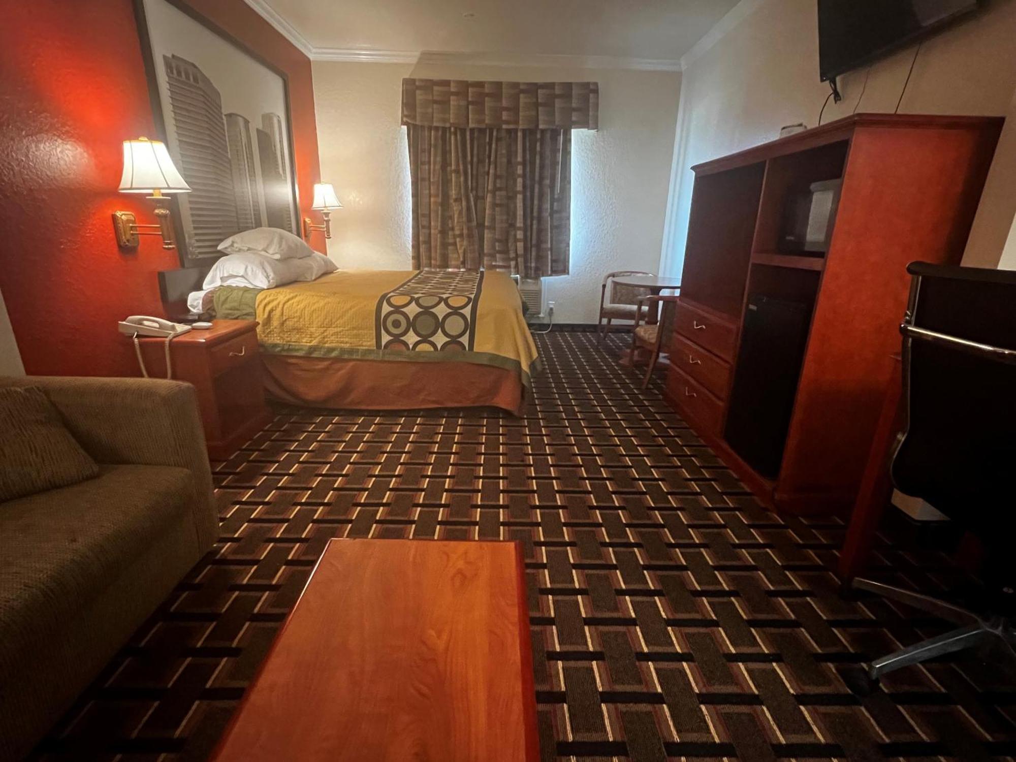 Super 8 By Wyndham Brookshire Tx Hotel Ngoại thất bức ảnh