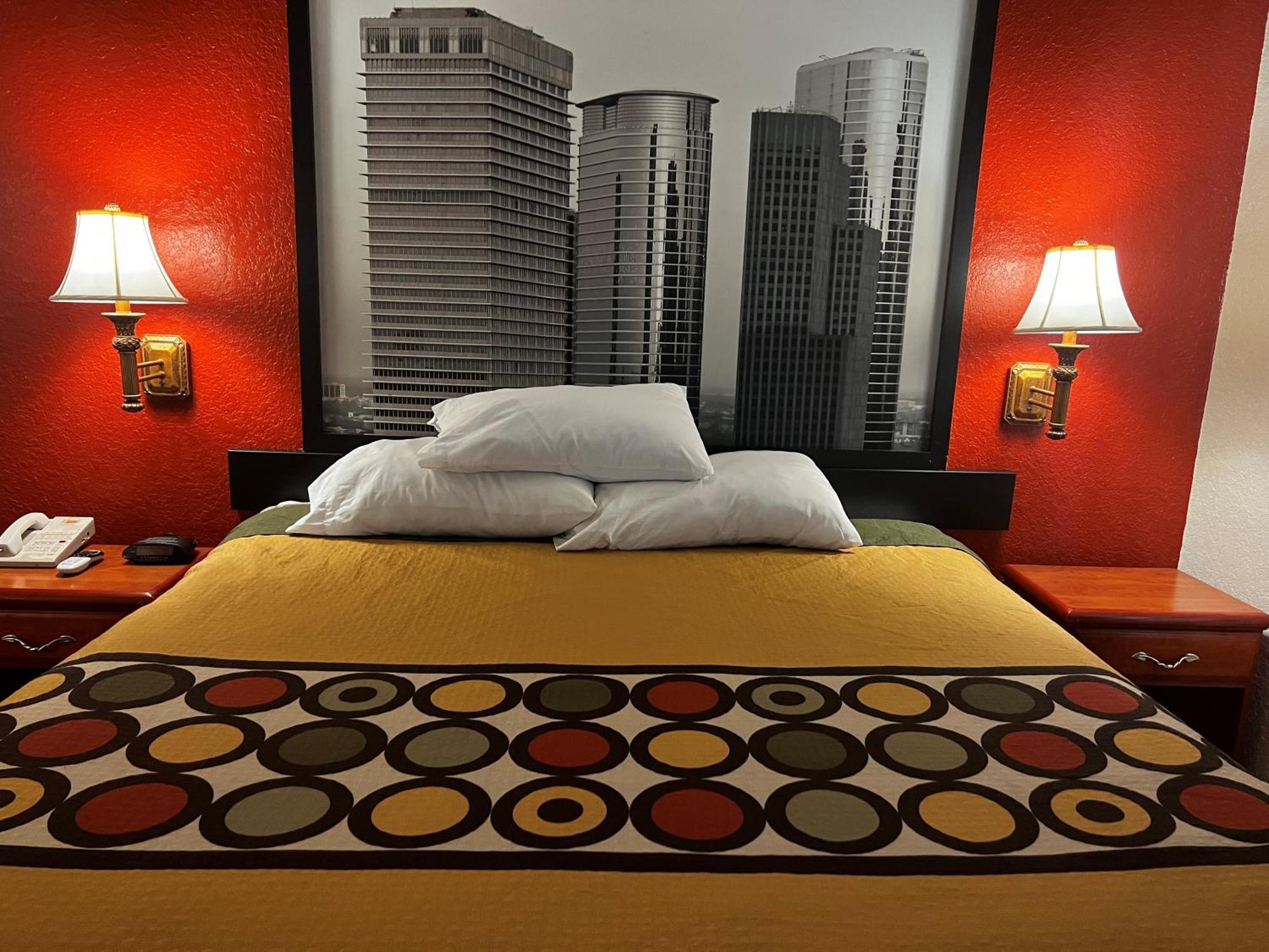Super 8 By Wyndham Brookshire Tx Hotel Ngoại thất bức ảnh