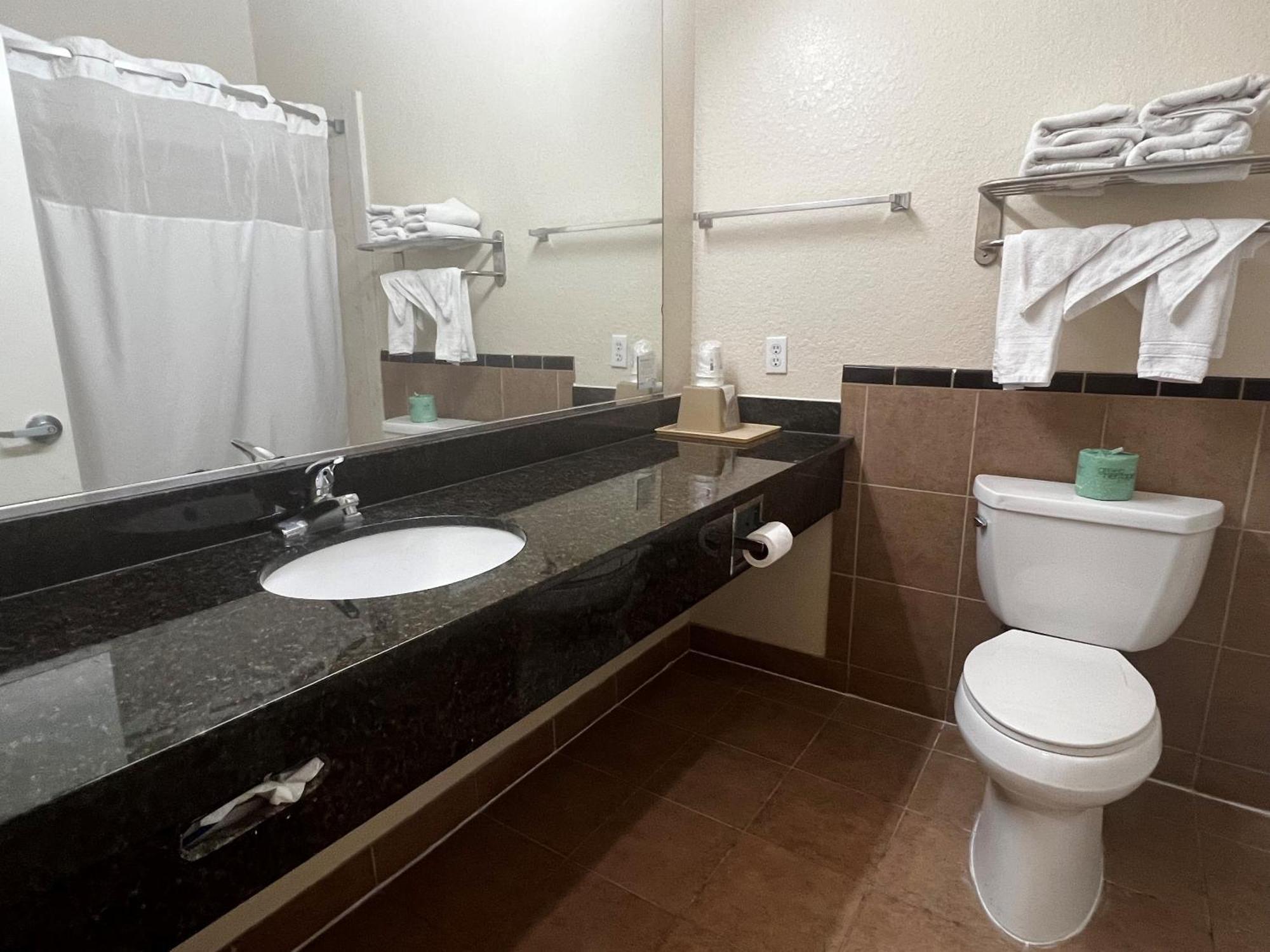 Super 8 By Wyndham Brookshire Tx Hotel Ngoại thất bức ảnh