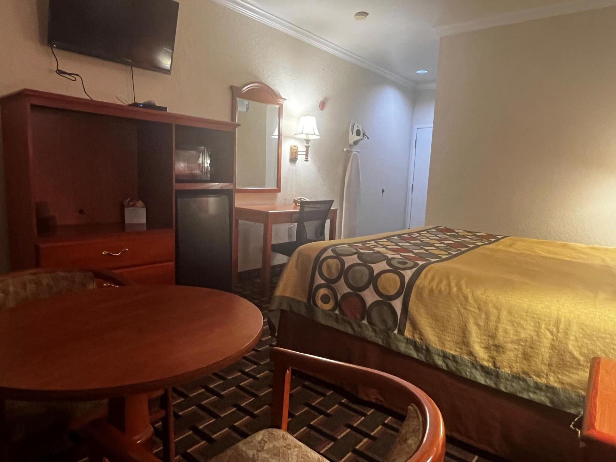 Super 8 By Wyndham Brookshire Tx Hotel Ngoại thất bức ảnh
