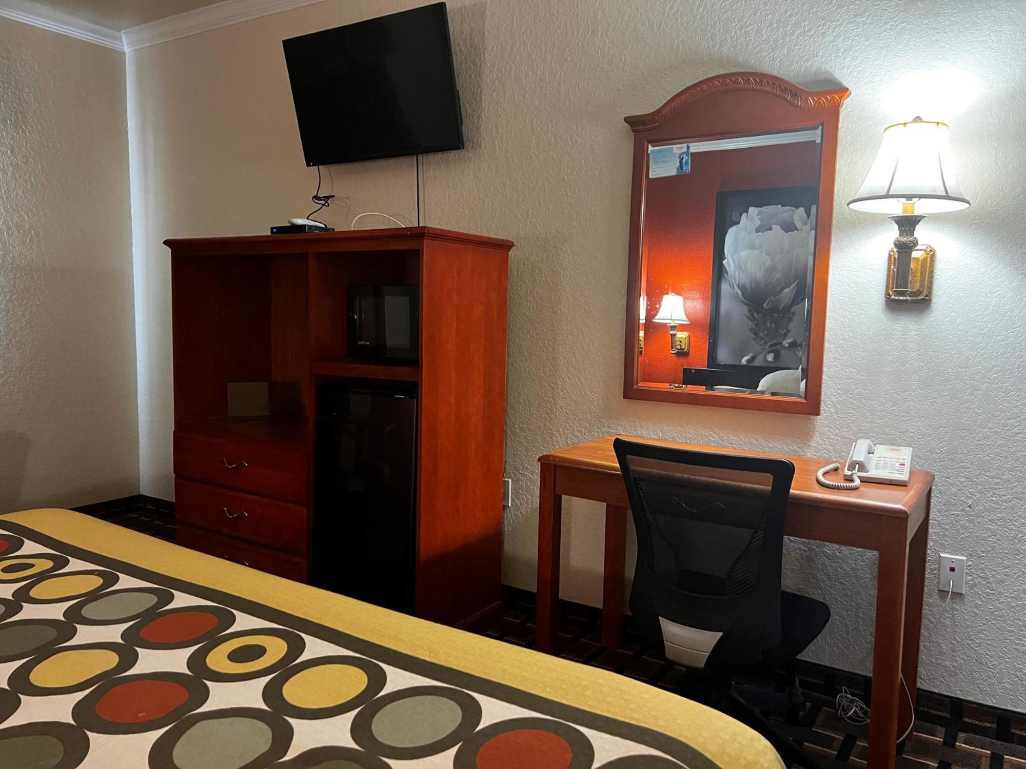 Super 8 By Wyndham Brookshire Tx Hotel Ngoại thất bức ảnh